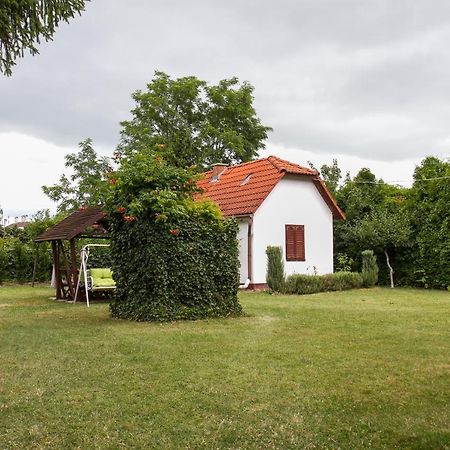 Familia Nyaralo 117 Villa Balatonmariafurdo Exterior photo